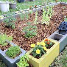 This I Could Do With The Kids Each One Paint A Brink And Plant Their Own Plants And Put Something Easy In The M Backyard Garden Lawn And Garden Veggie Garden