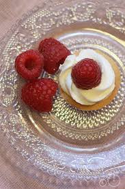 Recette Des Mini Tartelettes A La Framboise Chantilly Au Mascarpone Pate Sablee A La Poudre De Noisettes Framboises Fraic Mini Tarte Mignardise Alimentation