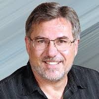 Stephen Cardwell's Instagram, Twitter & Facebook