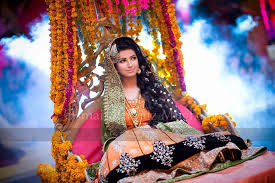 Pin On Pakistani Mehndi Brides