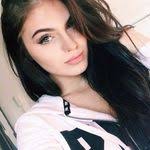 Sara Lingg's Instagram, Twitter & Facebook