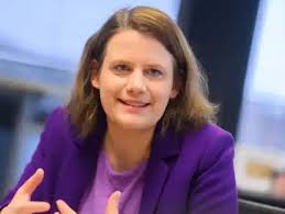 Betrifft Jahrgänge fünf bis zehn: Cloppenburger Clemens-August-Gymnasium  führt Handyverbot und Strafen ein