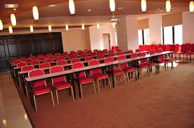 La demisol este amplasata zona spa (piscina interioara, sauna, jacuzzi) si zona de agrement (sala bowling, biliard si tenis de masa) si o sala. Hotel Valea Cu Pesti Arefu Romania