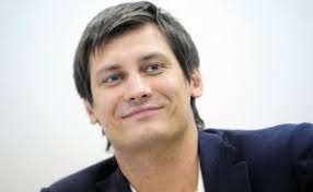 В четверг состоится суд по избранию ему меры пресечения. Biografiya Dmitriya Gudkova Vikipediya Svobodnaya Pressa Gudkov Biografiya Gudkov Novosti Dohody Dmitriya Gudkova Lichnaya Zhizn Dmitriya Gudkova Karera Dmitriya Gudkova Gudkov Novosti Svobodnaya Pressa