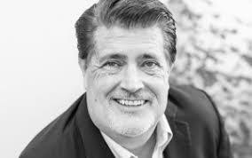 Kari Frederickson's Instagram, Twitter & Facebook