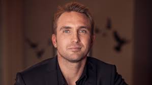 Why brands desperately need social media in marketing strategies