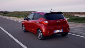 Proteccion en llantas en caso de rotura o dano estructural por efectos del camino. Hyundai I10 Review 2021 Top Gear