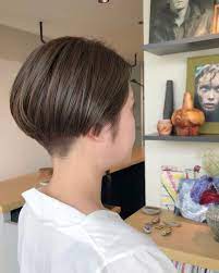 photo by 溝口さとみ in nakameguro meguro ku with guang salon 画像に含まれている可能性があるもの 1人 室内 ショートボブ ヘアカット パーマ