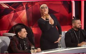 Természetesen tóth gabi élete is 180 fokos fordulatot vett kislánya érkezése után. Toth Vera Megmutatta Milyen A Hasa 50 Kilo Fogyas Utan Egy Az Egyben