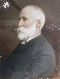 Pete spends about 85% of the movie barefoot, both in town and in the woods. Nzpkhl5kg46l0m