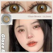 JEUCONS GLAZE SERIES DIA: 14.2MM COLOR: BROWN, GREY 又又一新款来了！这款是混血款式中的天花板-  Glaze 系列😍 这系列的美瞳特别在于纹路清晰，室内室外都可以看到不同的效果，喜欢混血感的必定要包色入手啦！ Brown：  这系列的褐色在美瞳的外围还混搭了一点绿色，整体 ...