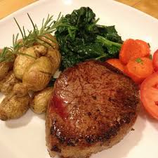 The best thickness for filet mignon is anywhere from 2 to 3 inches (5.1 to 7.6 cm) thick. How To Buy And Cook A Filet Mignon Delishably