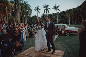 Uk customers should try 02033 181 111. 9 Tips To Make Travel Easier For Your Wedding Guests Joy
