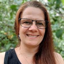 Andrea Molitor's Instagram, Twitter & Facebook