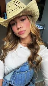 Madeleine Harrison's Instagram, Twitter & Facebook