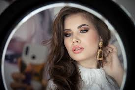 Reducere 50% la seria de cursuri de make up organizata de. Curs Autorizat Make Up Incepatori Bucuresti Estetica Crin