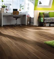 These beautiful planks offer the right kind of waterproof protection with innovative wetprotect® technology. Haro Laminate Floor Tritty 100 Loft 4v Italian Walnut Pores Matt Top Connect 535372
