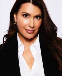 Tina Mortimer's Instagram, Twitter & Facebook