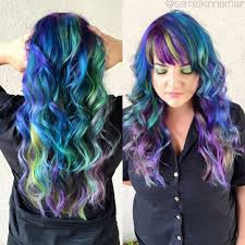 1001 Ideen Fur Bunte Haare Bunte Haarfarben Sind Immer Aktuell Bunte Haare Farbiges Haarspray Heisse Haarfarben