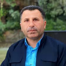 سالا ١٩٧٩ ێ ئيران ١-شه ھيدێ فە رماندە حازم جميل موسی ٢-محمد سليم بريفكى  ٣-شھاب ميرانی ھزار سلاڤ لسەر گیانێ پاکێ شەهیدێ نەمر ۆ دلسۆزێ رێبازا  کۆردایەتیێ شەهید حازم جميل موسی تەڤایا