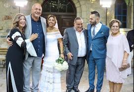 Η ταλαντούχα ηθοποιός μίλησε, μεταξύ άλλων, για το πρόωρο τέλος της κωμικής σειράς «κάνε γονείς να δεις καλό» που πρωταγωνιστούσε. O Axilleas Mpeos Sto Gamo Ths Korhs Toy Basilh Karra Fwto