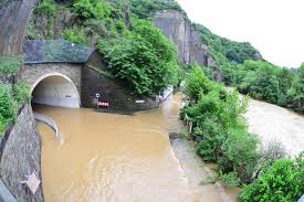 Maybe you would like to learn more about one of these? Furcht Vor Weiteren Regenfallen Hochwasserchaos Von Der Quelle Bis Zur Mundung Kreis Ahrweiler Rhein Zeitung