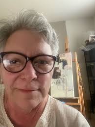 Introduction to a new member in the Dull Women's Club