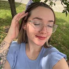 What's the ending of Onyx Storm like?