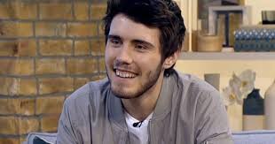 YouTube star Alfie Deyes supports Niall Horan after he's trolled by a group  of his own fans