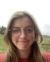 Julianne Petersen's Instagram, Twitter & Facebook