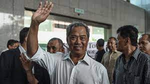 Mereka menyatakan ketika pemimpin partai terbesar mengumumkan untuk menarik dukungan seperti yang terjadi sekarang, maka perdana menteri telah kehilangan dukungan dasar partai dan selanjutnya kehilangan dukungan mayoritas anggota parlemen. Pm Malaysia Muhyiddin Yassin Mengundurkan Diri