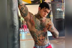 Yeferson Cossio publica su pene erecto - Zona Gay