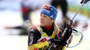 Mit der deutschen magdalena neuner, der russin jekaterina jurjewa und der ukrainerin wita semerenko ging berger fast zeitgleich nach dem letzten schießen auf die schlussrunde. Weltcup Finale Im Biathlon Magdalena Neuner Sprintet Zum Sieg Sport Sz De