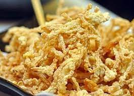 Pisang goreng menjadi pilihan tepat disantap saat bersantai di sore hari. Pilihan 9 Camilan Lezat Yang Simpel Dan Mudah Dibuat
