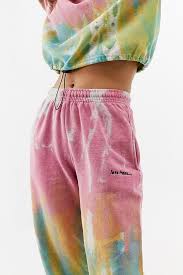 Diy tie dye jeans with bleach & procion dye. Pin On Fashion