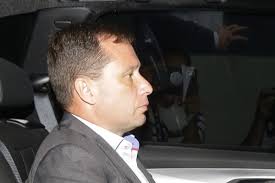 Mauro Cid explode com seu advogado após novo depoimento a Moraes