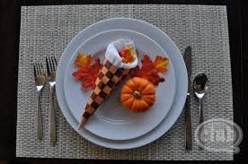 Some really quick last minute inspiration for decorating your home. Cornucopia Thanksgiving Table Setting Craft Diy