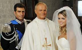 La troupe di don matteo 10 con terence hill, nino frassica e simone montedoro girerà a spoleto tra le due e le tre settimane. Don Matteo 9 Pamela Saino Patrizia Non Ci Sara Davidemaggio It