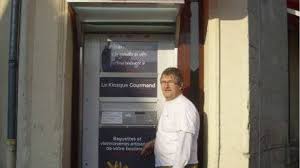 Du Pain A Toute Heure Grace Au Distributeur Automatique