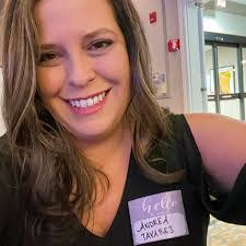 Andrea Tavares's Instagram, Twitter & Facebook