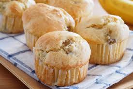 230 gr tepung segitiga biru, 1/2 sdt baking soda, 1/2 sdt baking powder, 1/4 sdt garam, 160 gr gula halus, 110 gr margarin (dilelehkan), 2 butir telur, 3 buah pisang ambon. Resipi Banana Muffin Vegan Cepat Dan Mudah