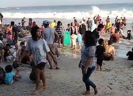 Pantai taman manalusu adalah salah satu objek wisata pantai yang ada di garut selatan, pantai ini sering juga disebut pantai manalusu atau juga taman manalusu tanpa kata pantai. Pantai Manalusu 2021 Pantai Taman Manalusu Harga Tiket Masuk Spot Foto Terbaru 2021 Pantai Manalusu Pantai Manalusu Na Wikipedia Rrppymas