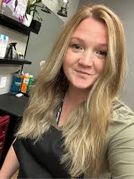 Amanda Woolner's Instagram, Twitter & Facebook