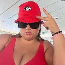 Danielle :)'s Amazon Page