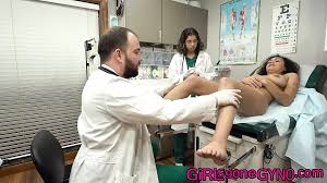 Male Doctor Walks in on Fully Naked Female Patient to Give a Second Opinion  to Female Colleague Exclusively at Girlsgonegynocom | xHamster