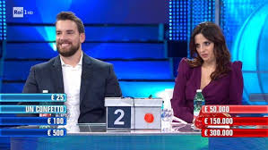 Come vedere le puntate intere di affari tuoi, ultima puntata intera di ieri in streaming diretta live online. Affari Tuoi Davidemaggio It