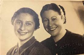 Beatriz Wagner (@BeaWagner)