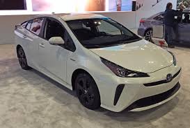 It has a bigger battery that you can recharge with an external power source. 2019 Prius Shakes Up Its Rear The Green Car Guy