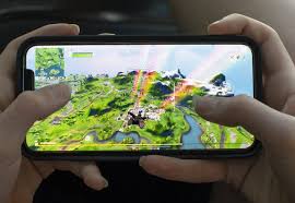 Fortnite has been kicked off both the ios app store and the google play store, after a growing dispute between epic games and apple and google. Apple And Epic Games Spar Over Returning Fortnite To The App Store The New York Times