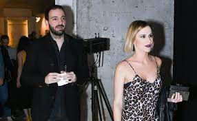 Η νάντια μπουλέ τα τελευταία χρόνια μας έχει εκπλήξει με τα πολλά ταλέντα της και τους τρόπους που επιλέγει να εκφραστεί καλλιτεχνικά. Nantia Mpoyle Den Fantazeste Ti Dwro Ths Ekane O Syntrofos Ths Fthis Gr